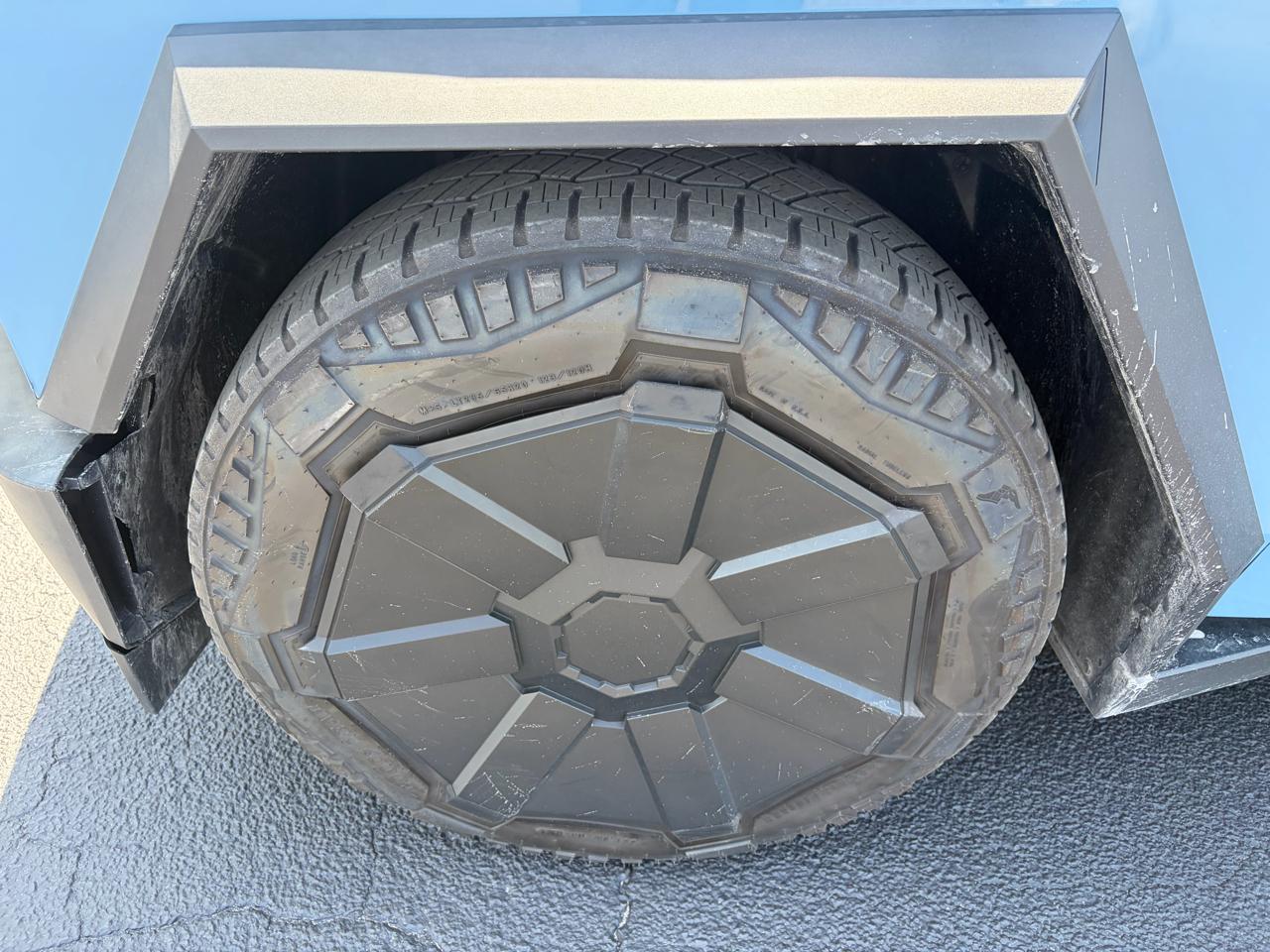 Tesla Cybertruck AWD 2024