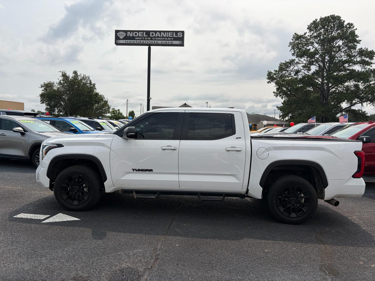 2025 Toyota Tundra SR5 CrewMax 4WD