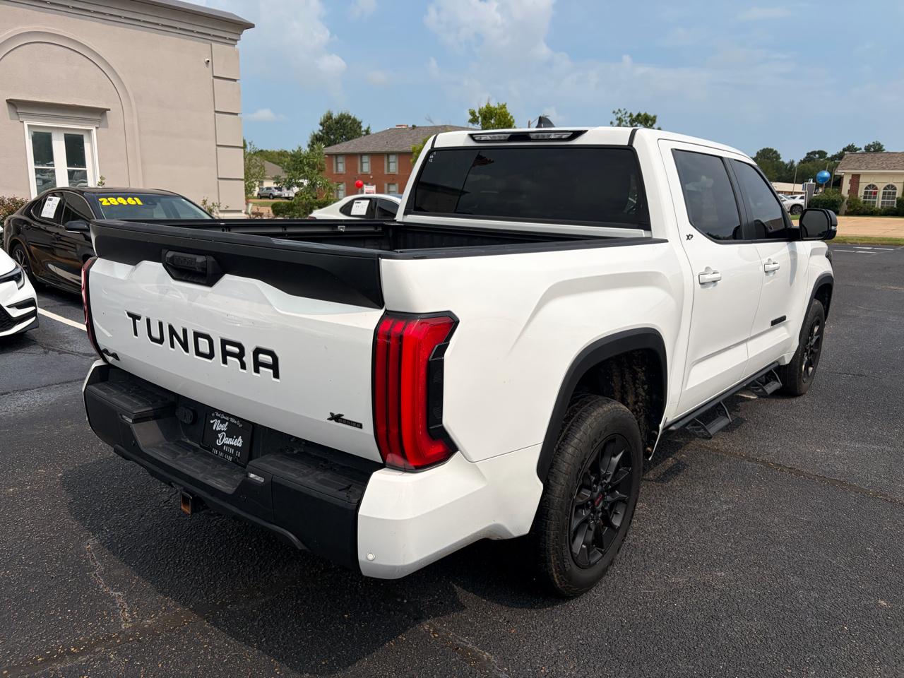 Toyota Tundra SR5 CrewMax 4WD 2025