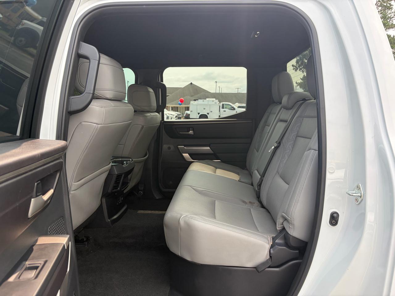 Toyota Tundra SR5 CrewMax 4WD 2025