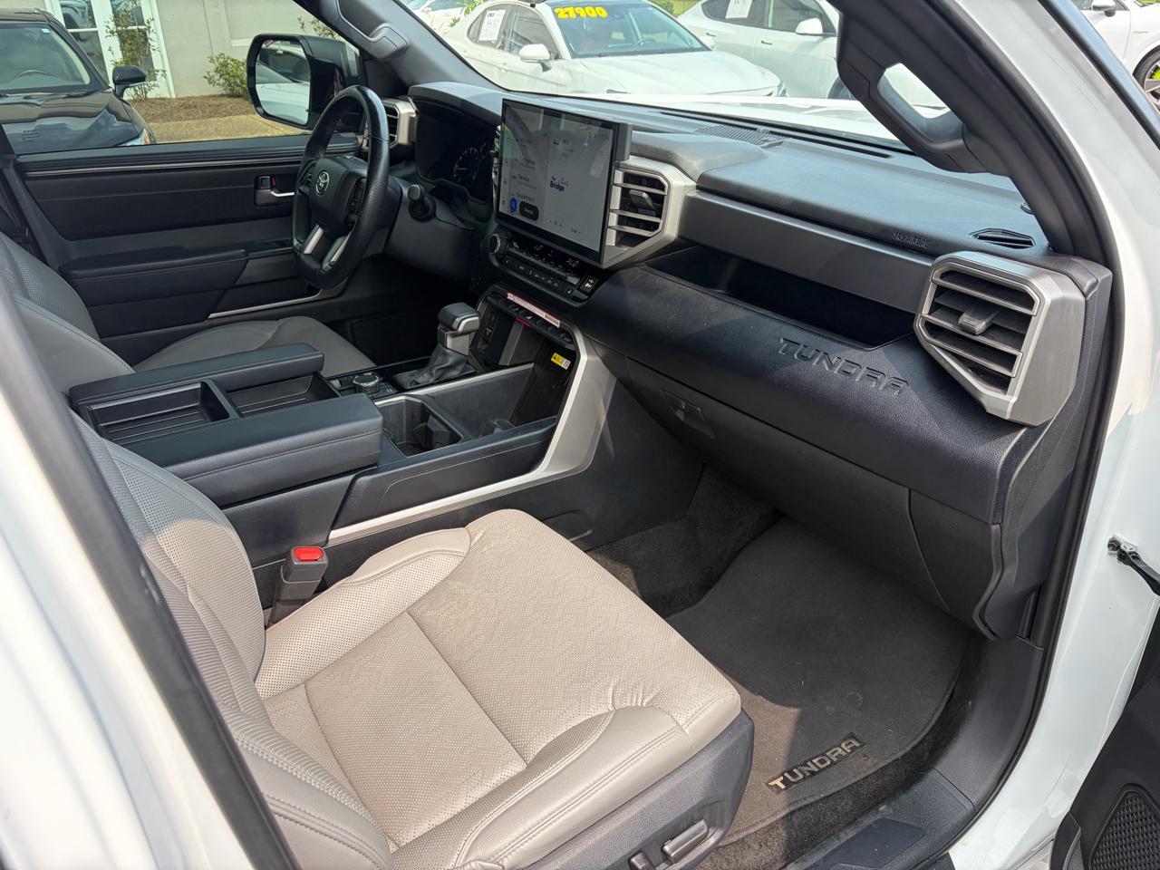 Toyota Tundra SR5 CrewMax 4WD 2025
