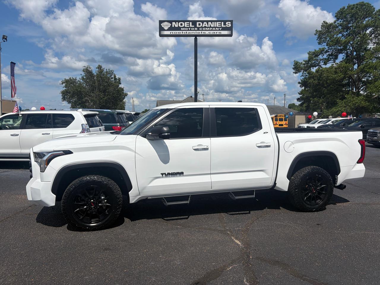 2025 Toyota Tundra SR5 CrewMax 4WD
