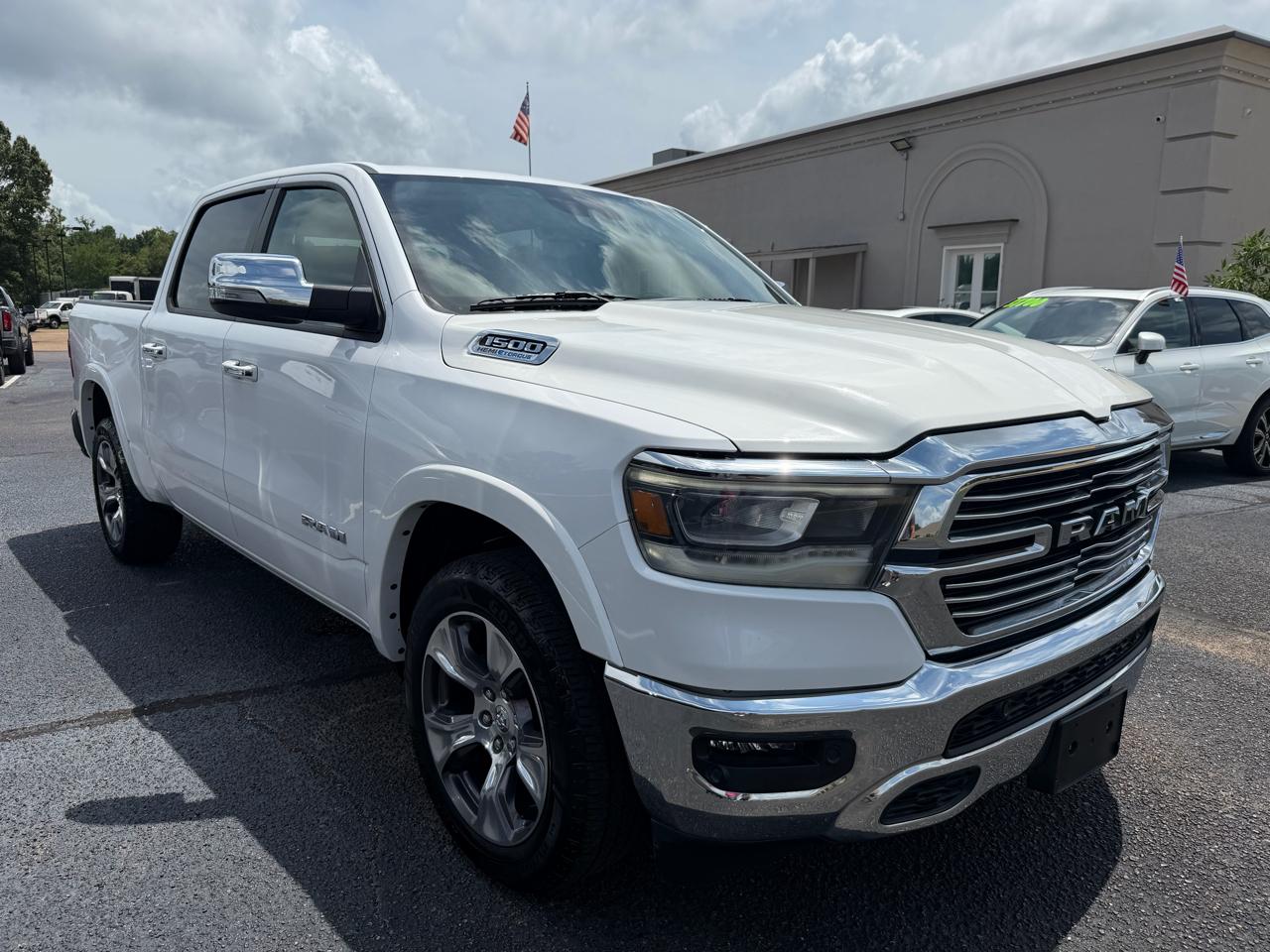 RAM 1500 Laramie Crew Cab SWB 4WD 2021