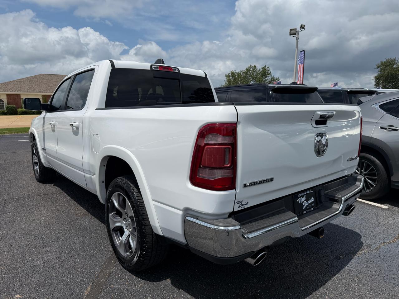 RAM 1500 Laramie Crew Cab SWB 4WD 2021