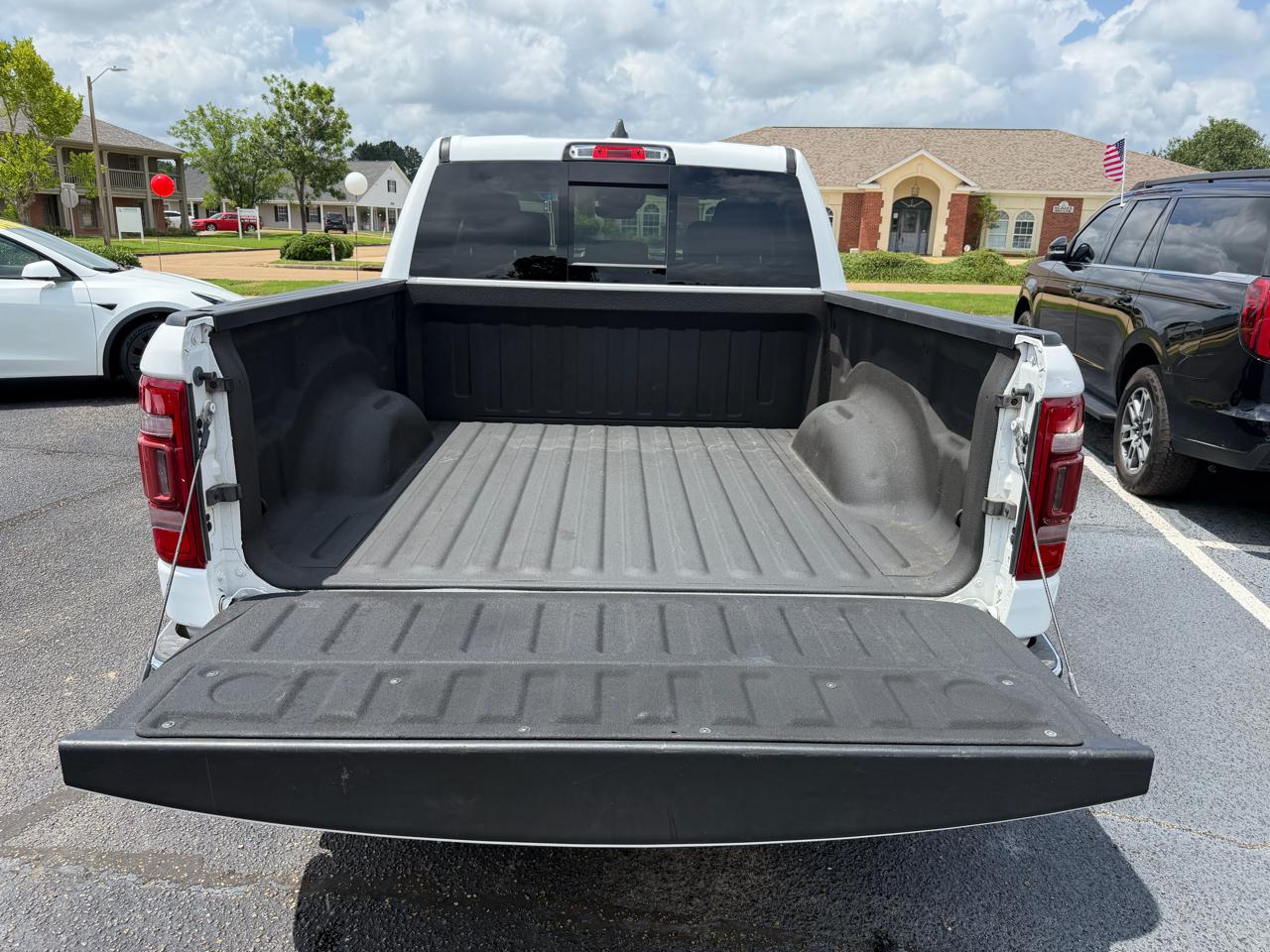 RAM 1500 Laramie Crew Cab SWB 4WD 2021