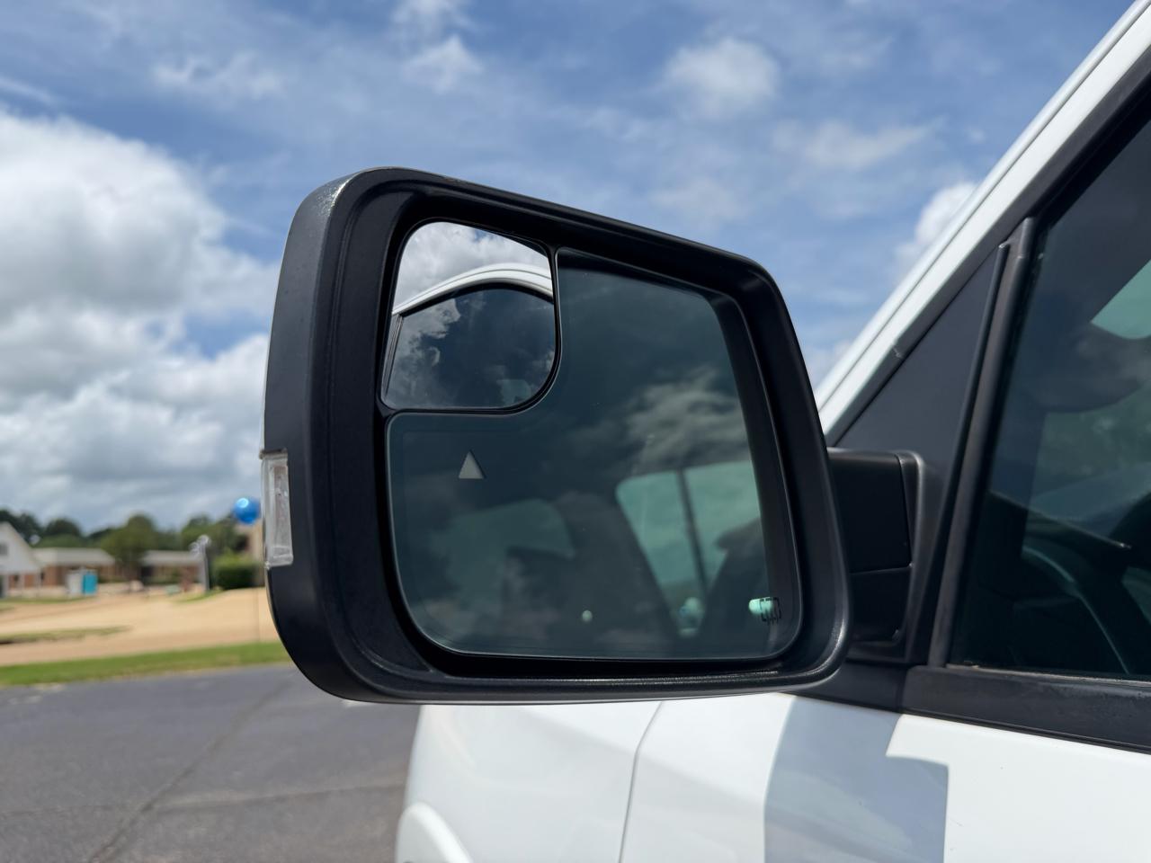 RAM 1500 Laramie Crew Cab SWB 4WD 2021