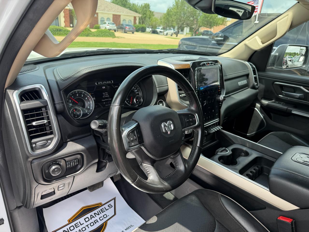 RAM 1500 Laramie Crew Cab SWB 4WD 2021