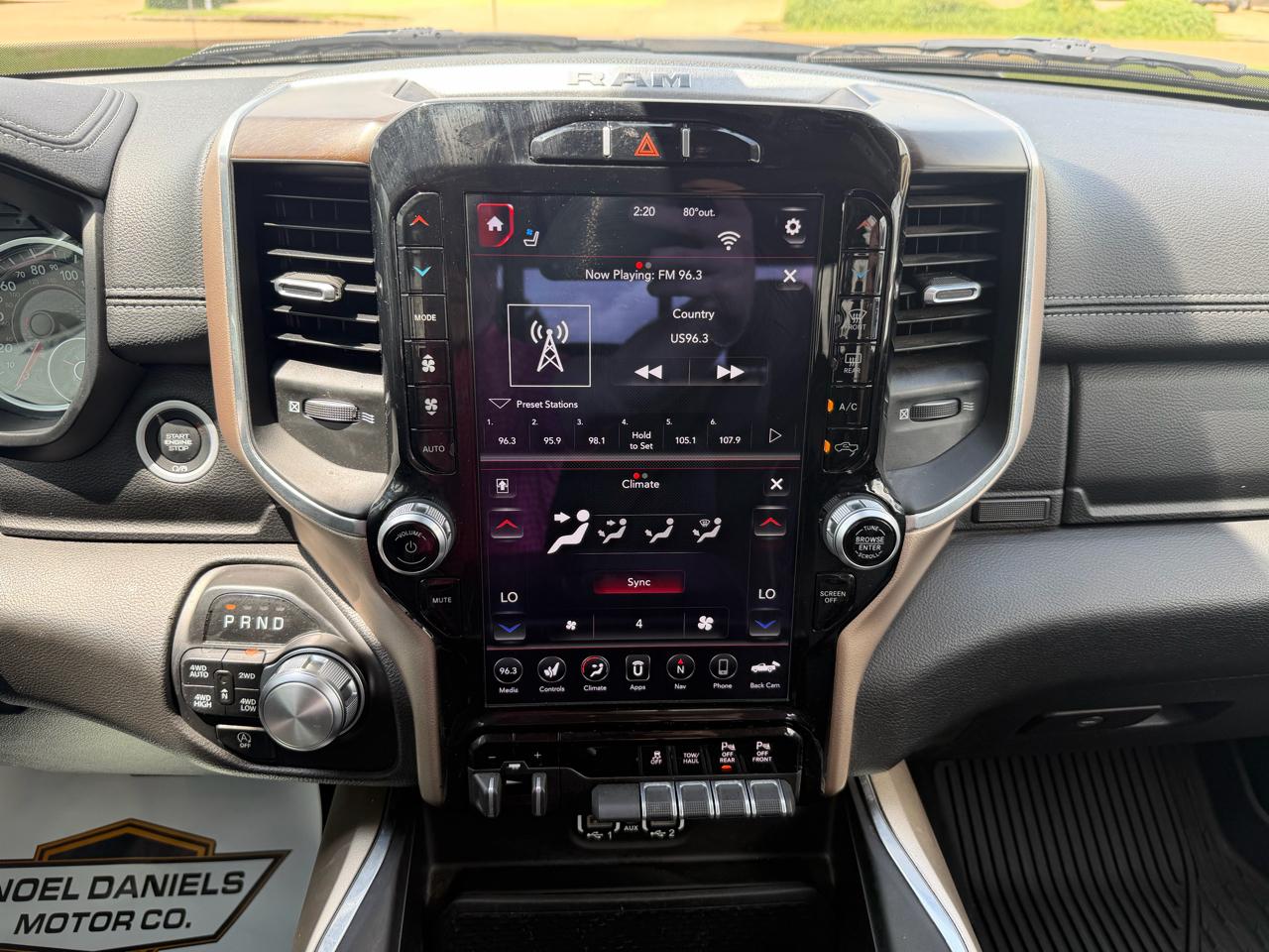 RAM 1500 Laramie Crew Cab SWB 4WD 2021