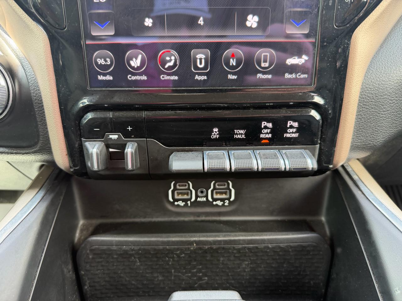 RAM 1500 Laramie Crew Cab SWB 4WD 2021