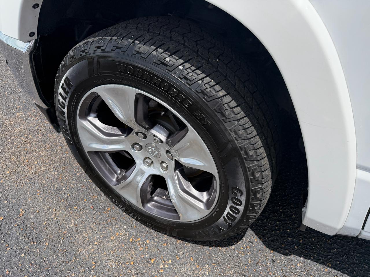 RAM 1500 Laramie Crew Cab SWB 4WD 2021