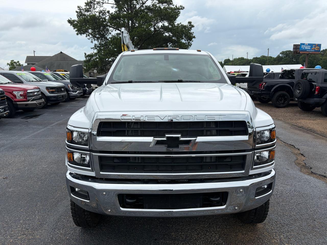 Chevrolet Silverado 5500HD Chassis  2024