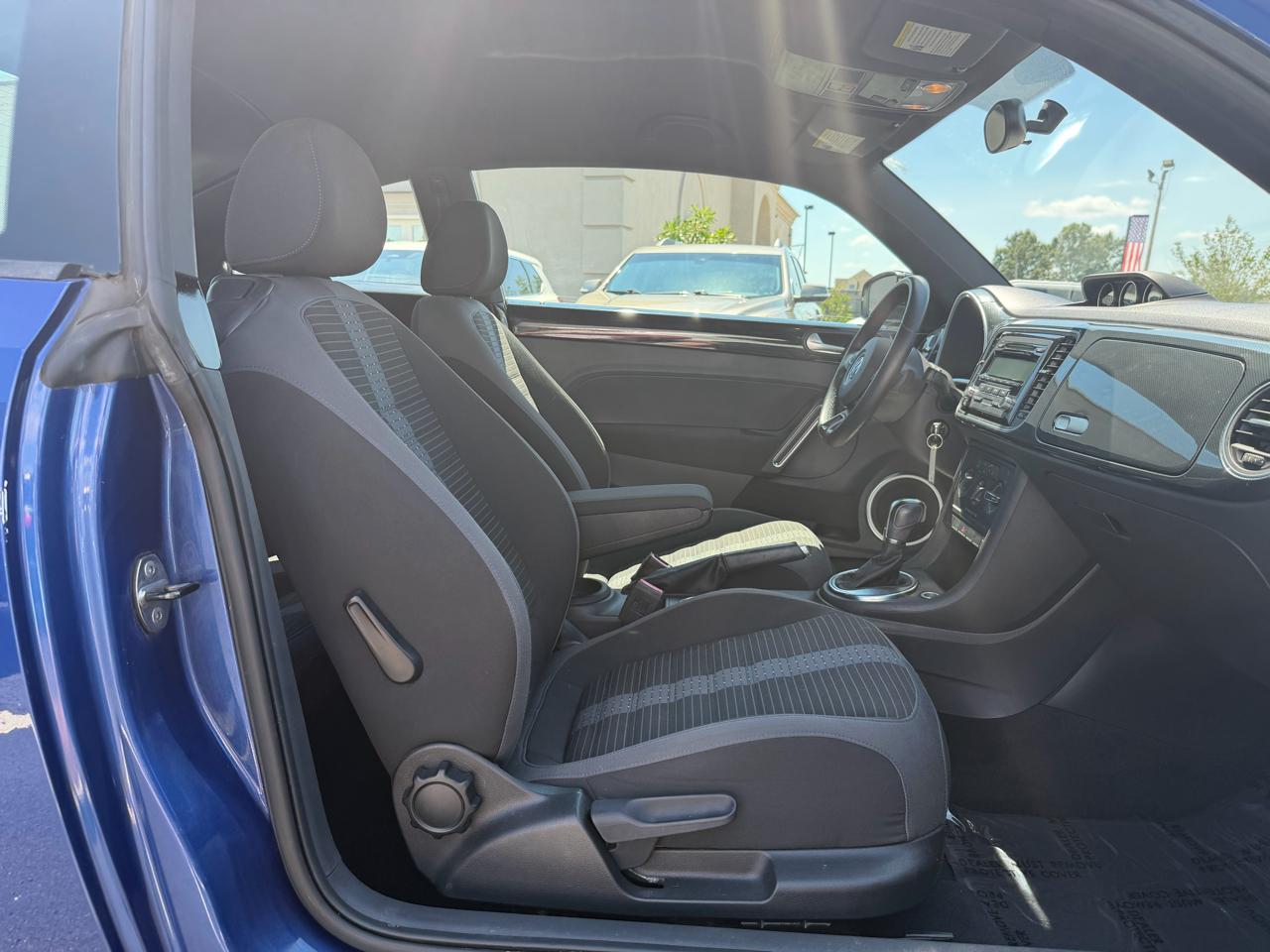 Volkswagen Beetle 2.0T R-Line 2D Coupe 2014