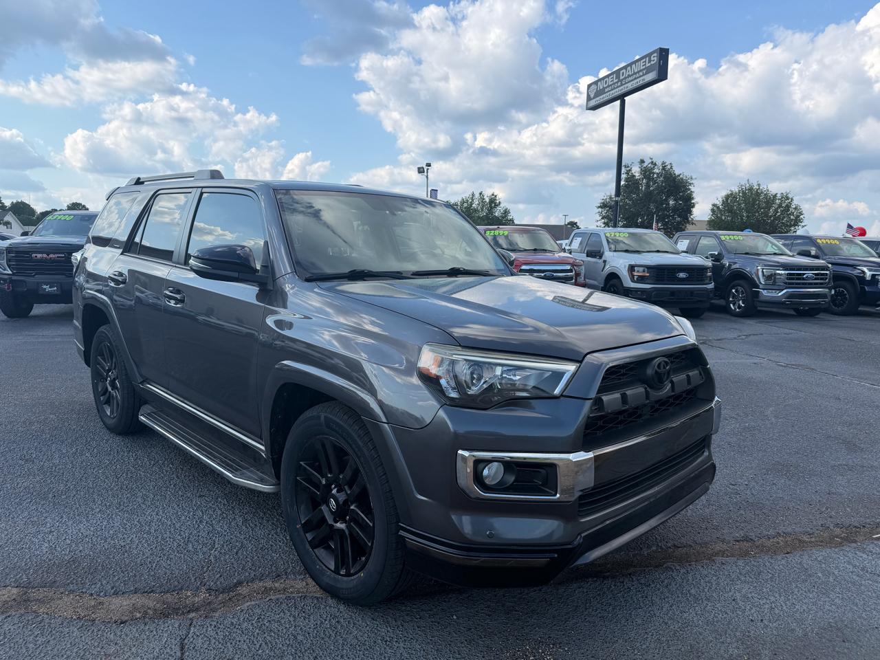 Toyota 4Runner Limited Nightshade 2WD (Natl) 2019