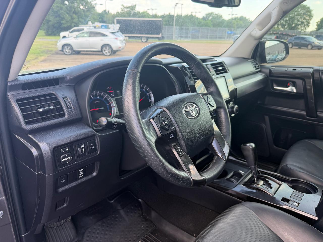 Toyota 4Runner Limited Nightshade 2WD (Natl) 2019