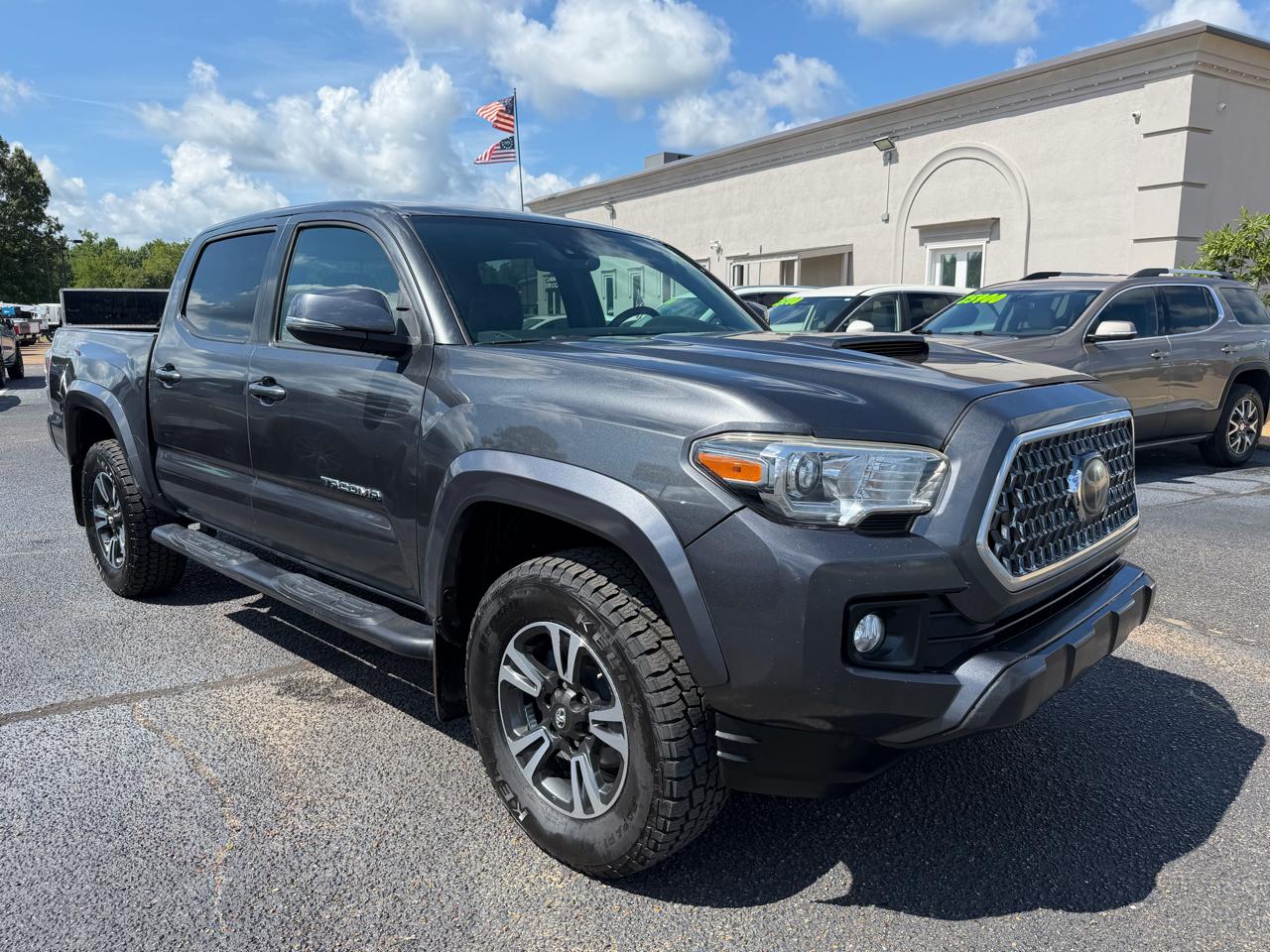 View vehicle photo 4