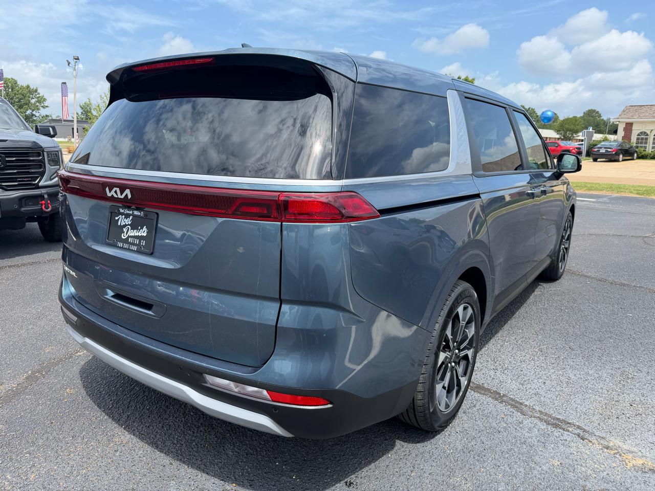 Kia Carnival EX 2024