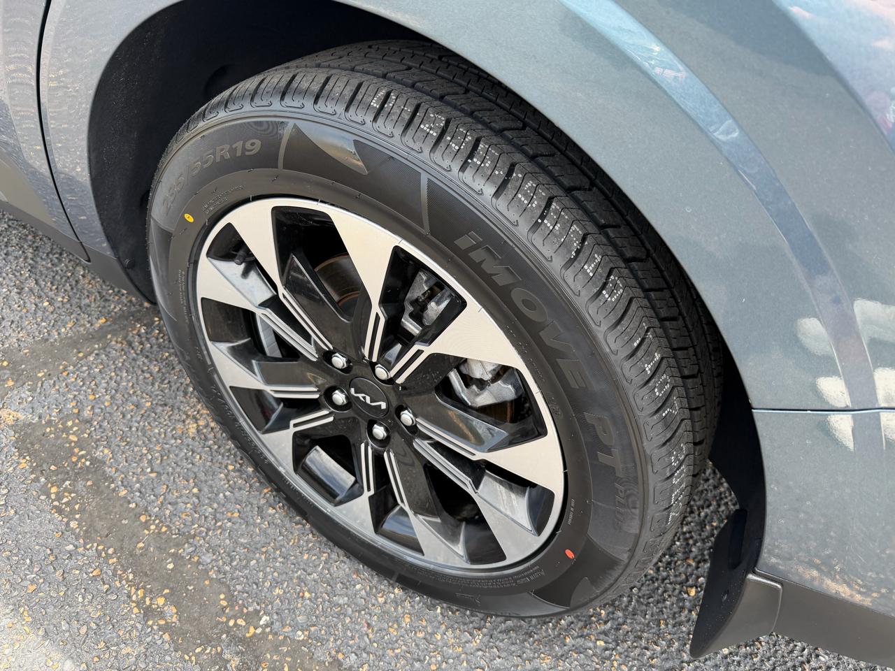 Kia Carnival EX 2024