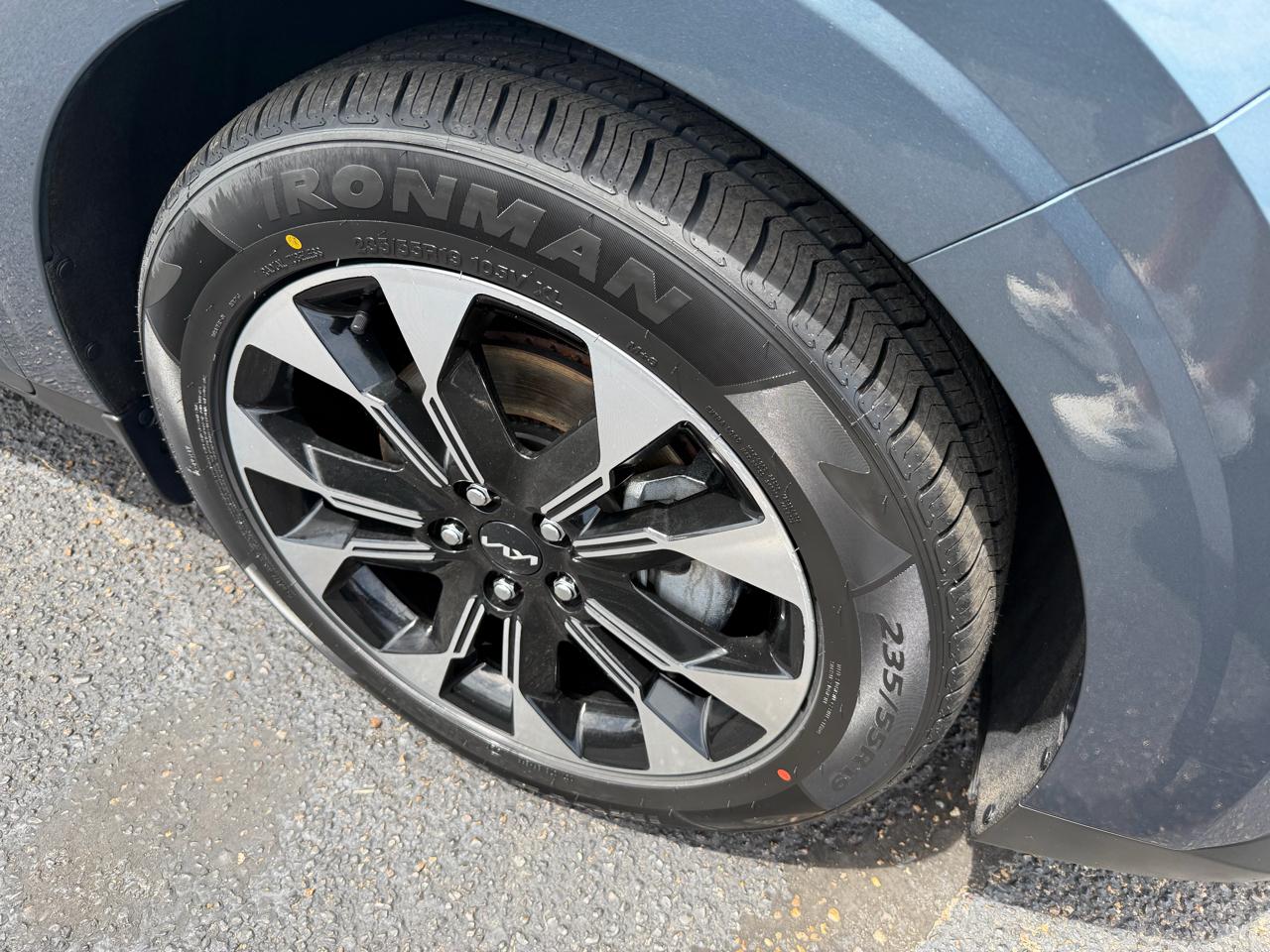Kia Carnival EX 2024