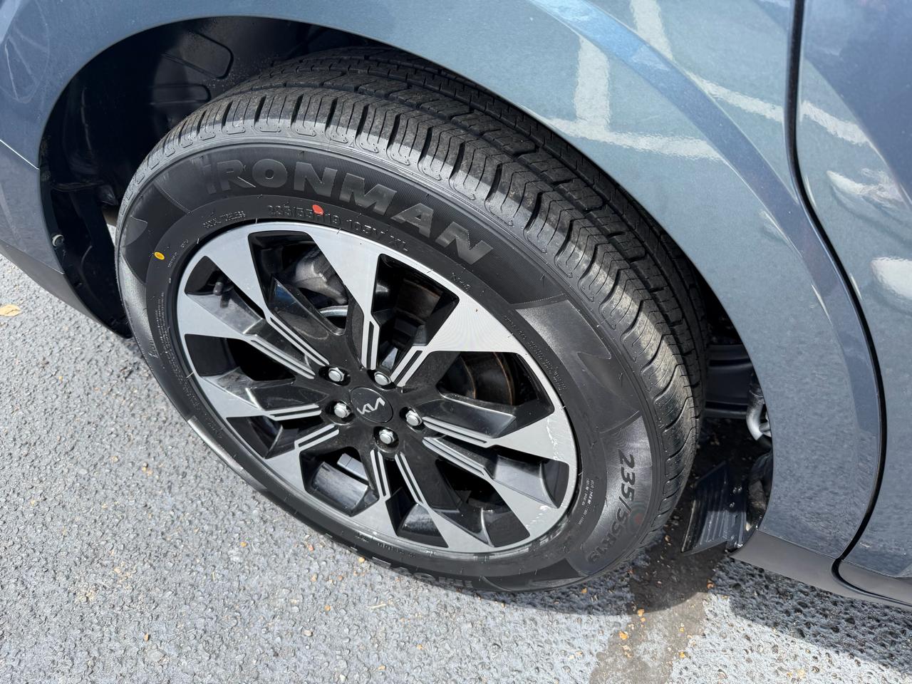 Kia Carnival EX 2024