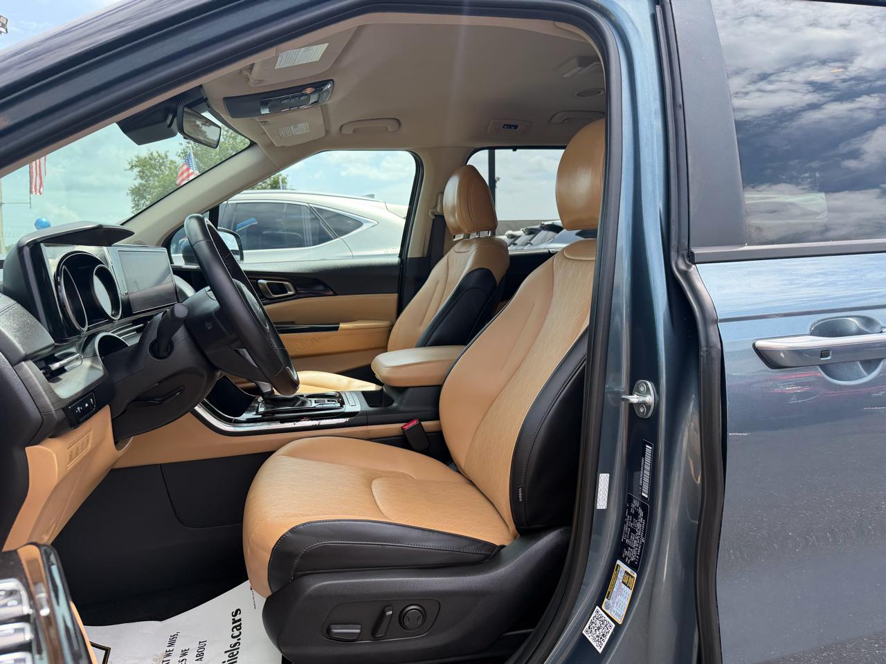 Kia Carnival EX 2024