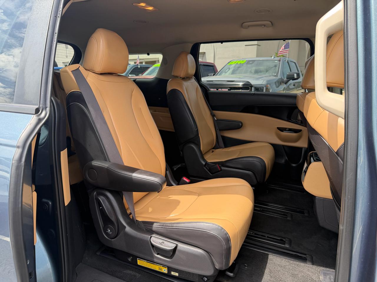 Kia Carnival EX 2024