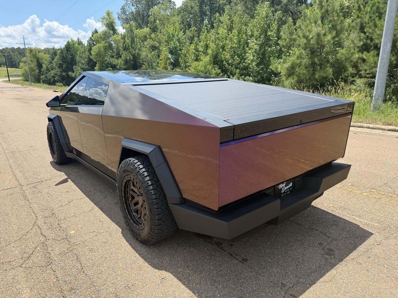 Tesla Cybertruck AWD 2024