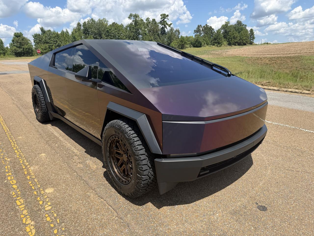Tesla Cybertruck AWD 2024