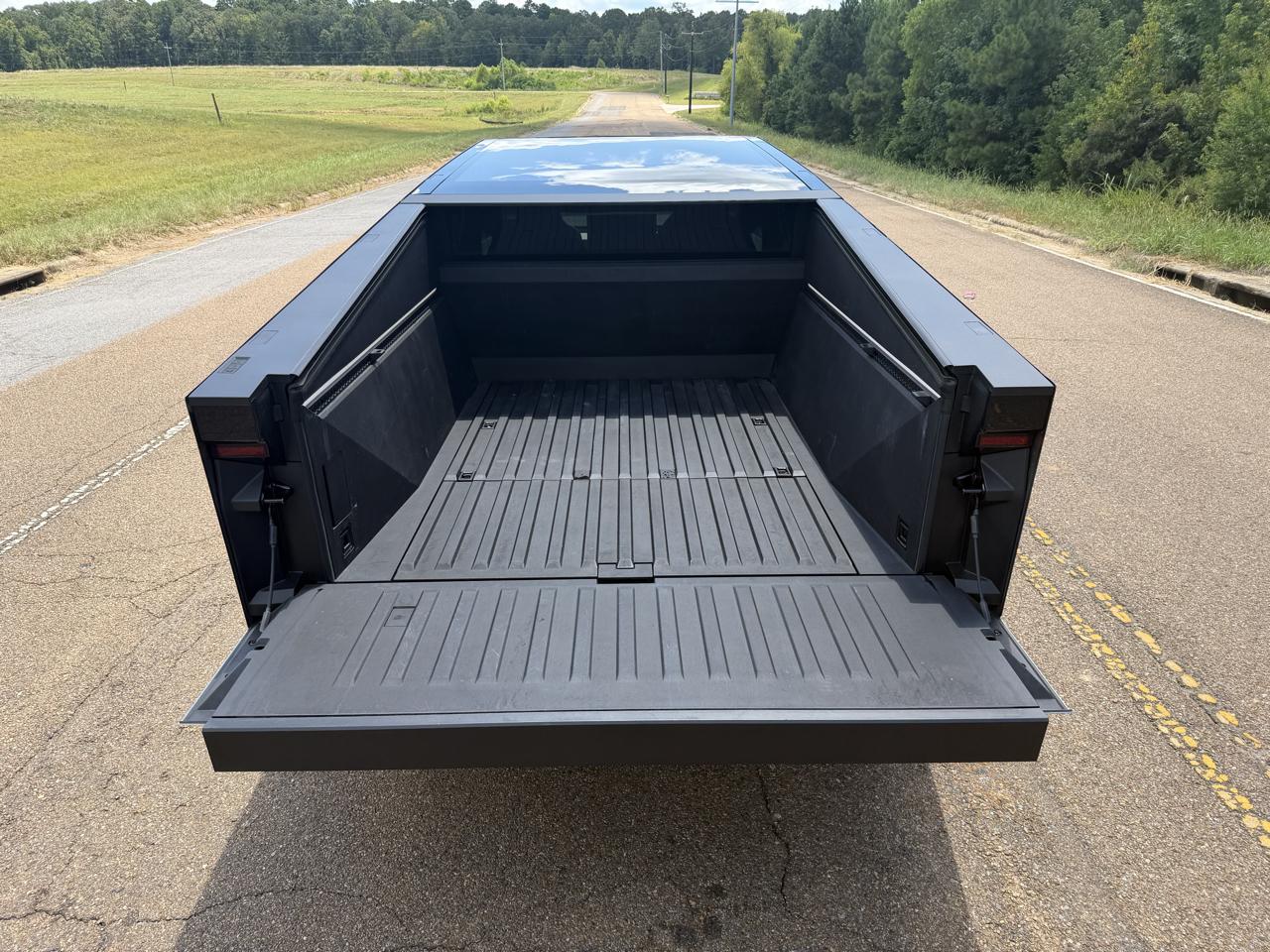 Tesla Cybertruck AWD 2024