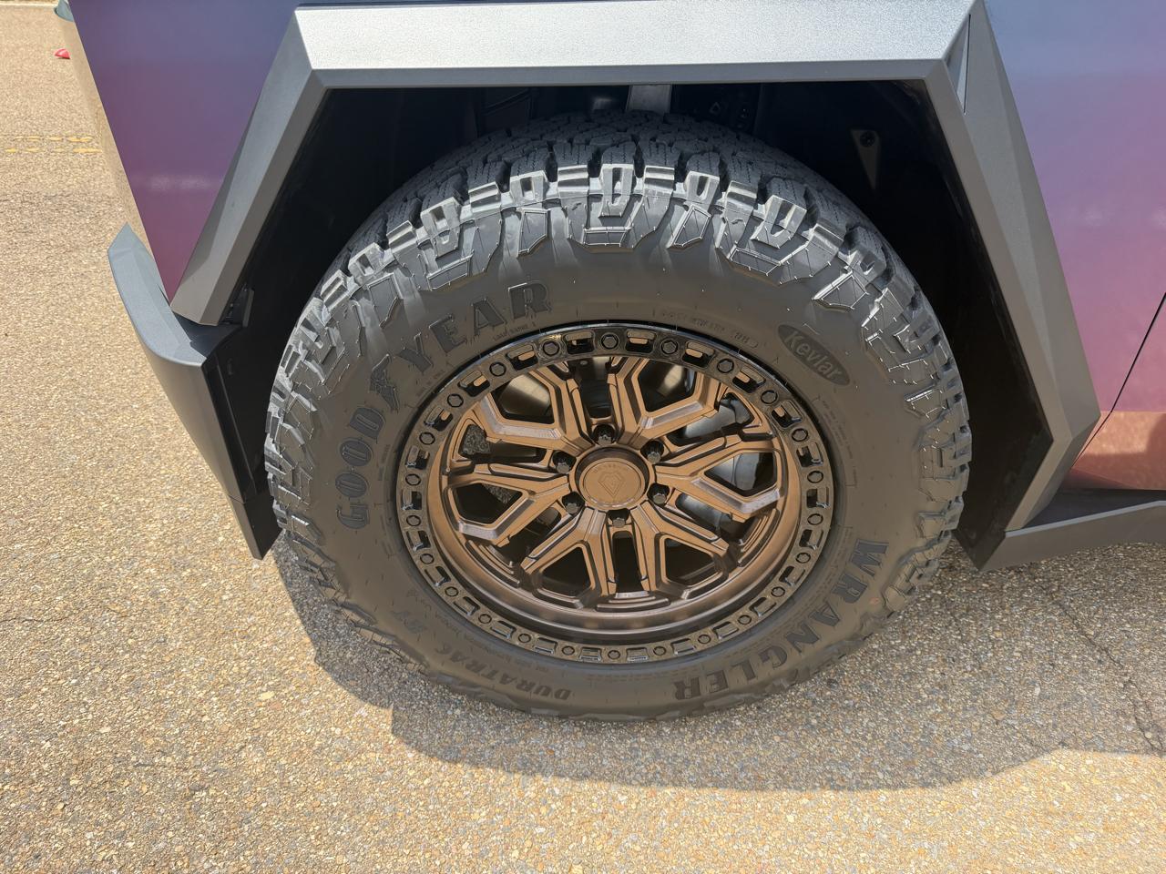 Tesla Cybertruck AWD 2024