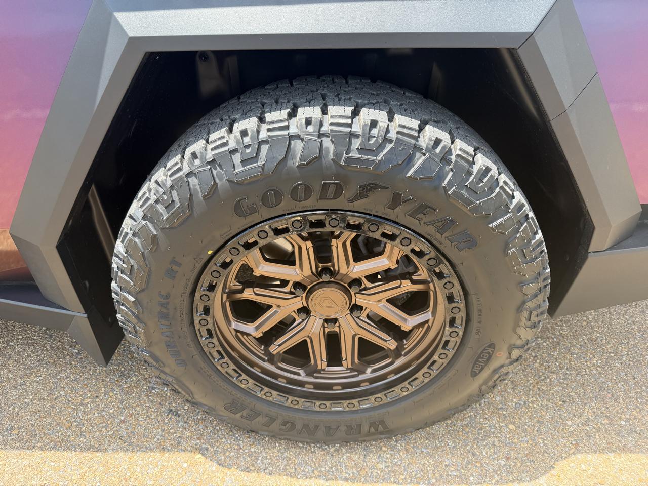 Tesla Cybertruck AWD 2024