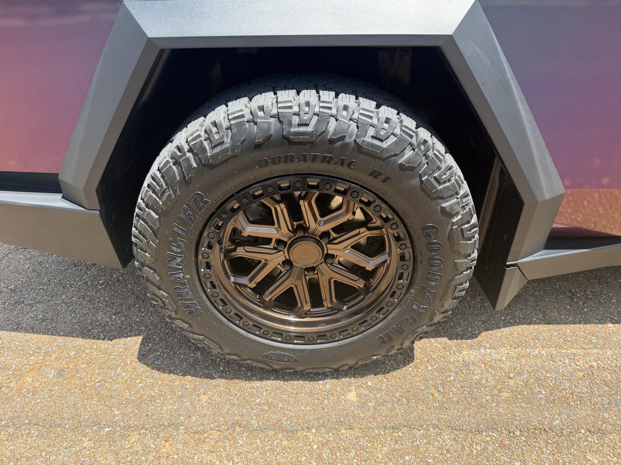 Tesla Cybertruck AWD 2024