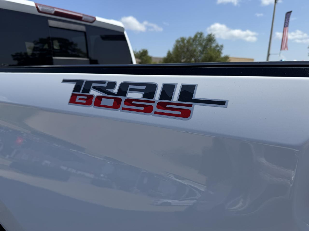 Chevrolet Silverado 1500 Trail Boss LT Crew Cab 4WD 2024