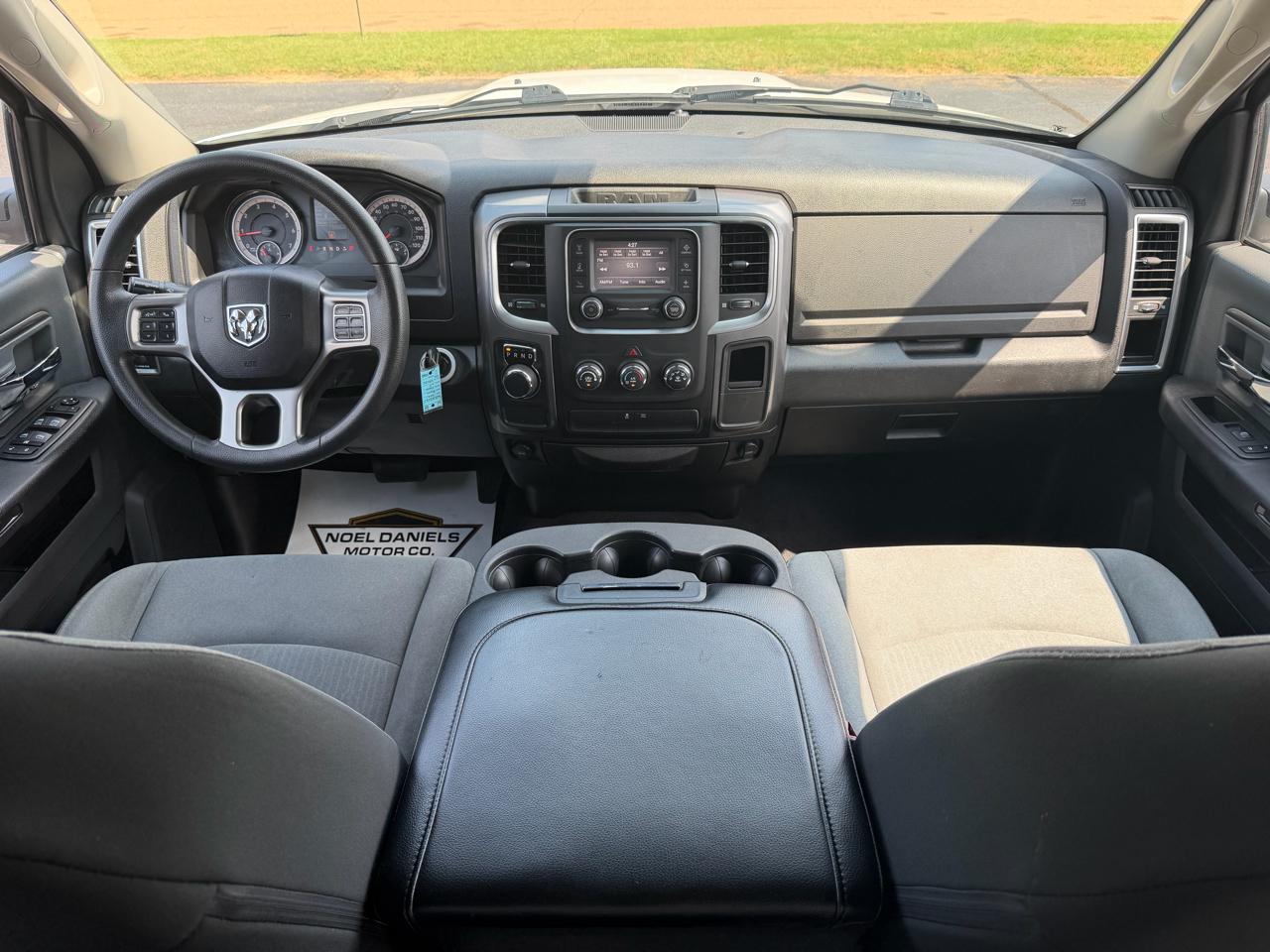 RAM 1500 Classic Tradesman Crew Cab SWB 2WD 2021