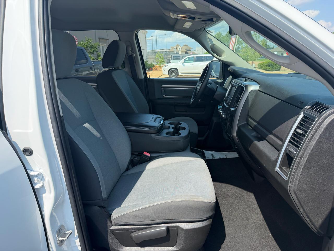 RAM 1500 Classic Tradesman Crew Cab SWB 2WD 2021