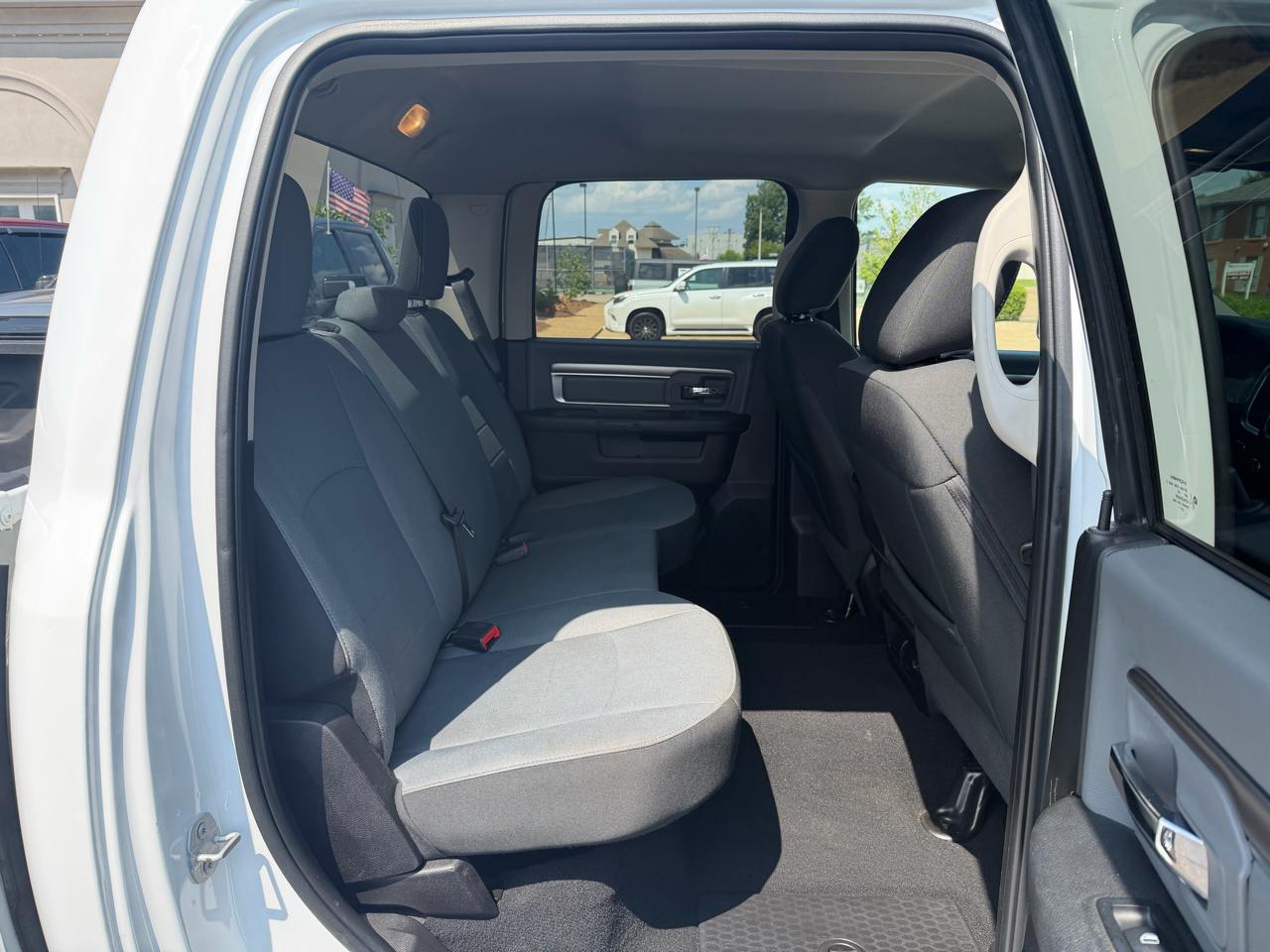 RAM 1500 Classic Tradesman Crew Cab SWB 2WD 2021