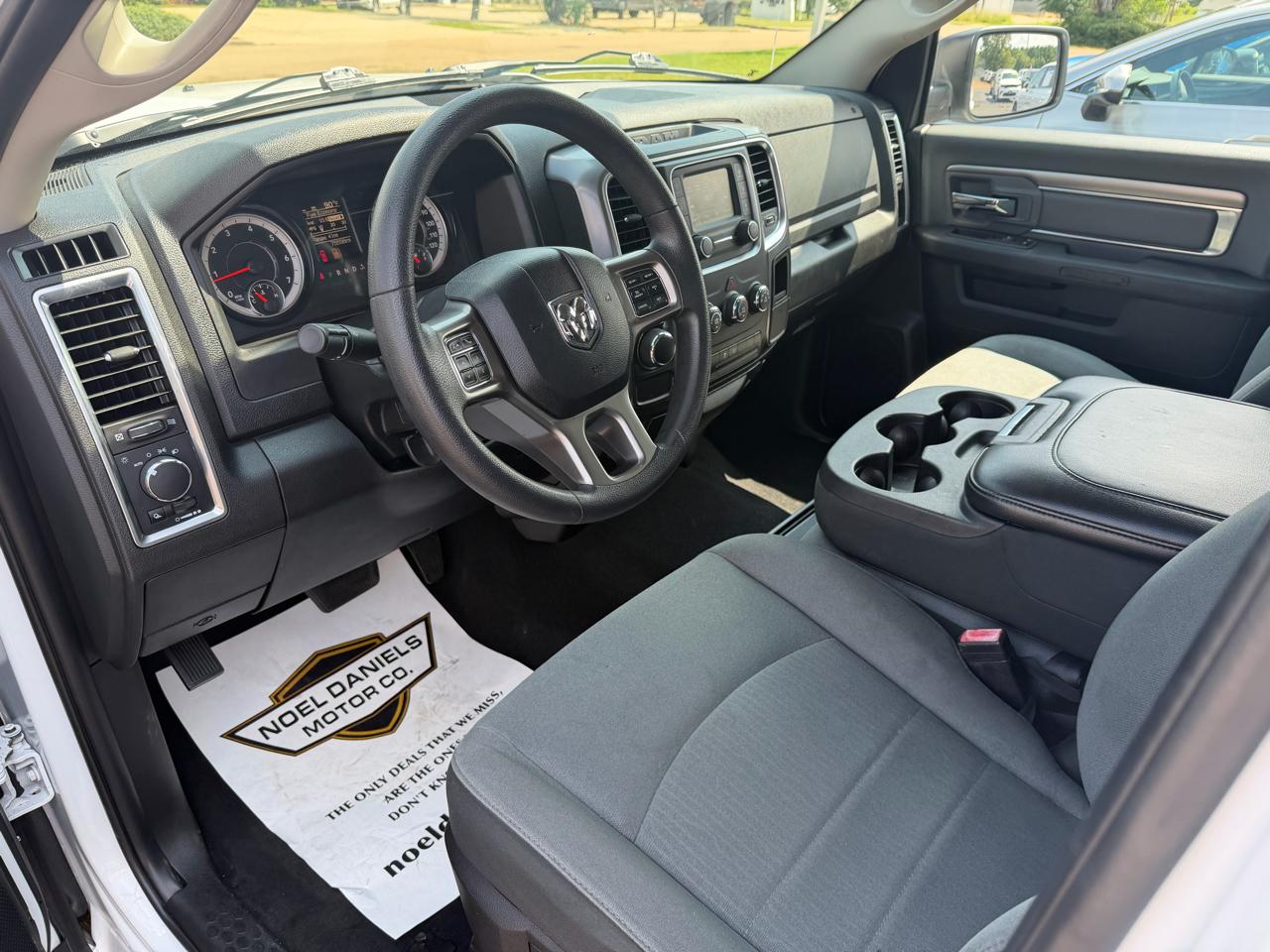 RAM 1500 Classic Tradesman Crew Cab SWB 2WD 2021