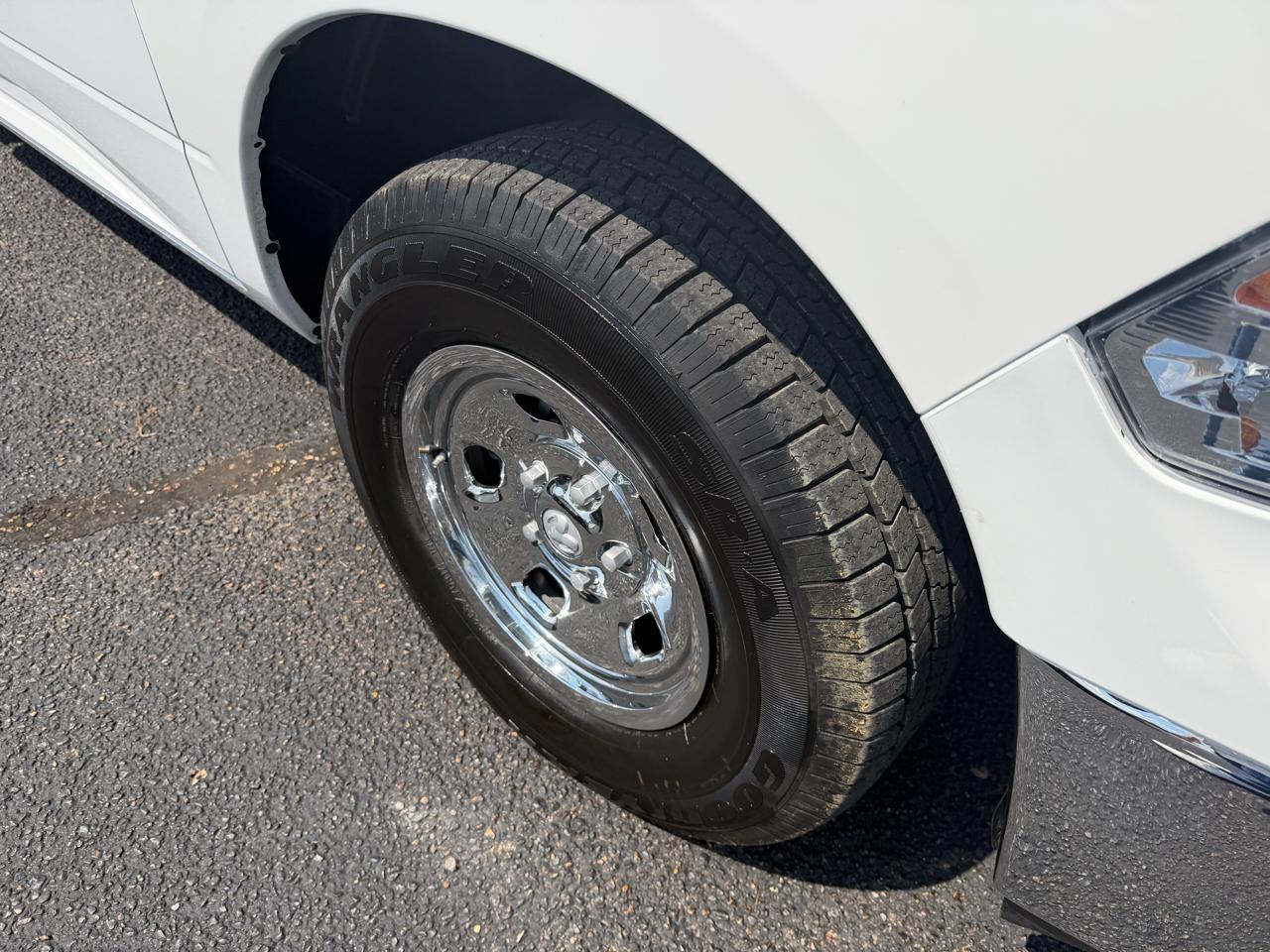 RAM 1500 Classic Tradesman Crew Cab SWB 2WD 2021