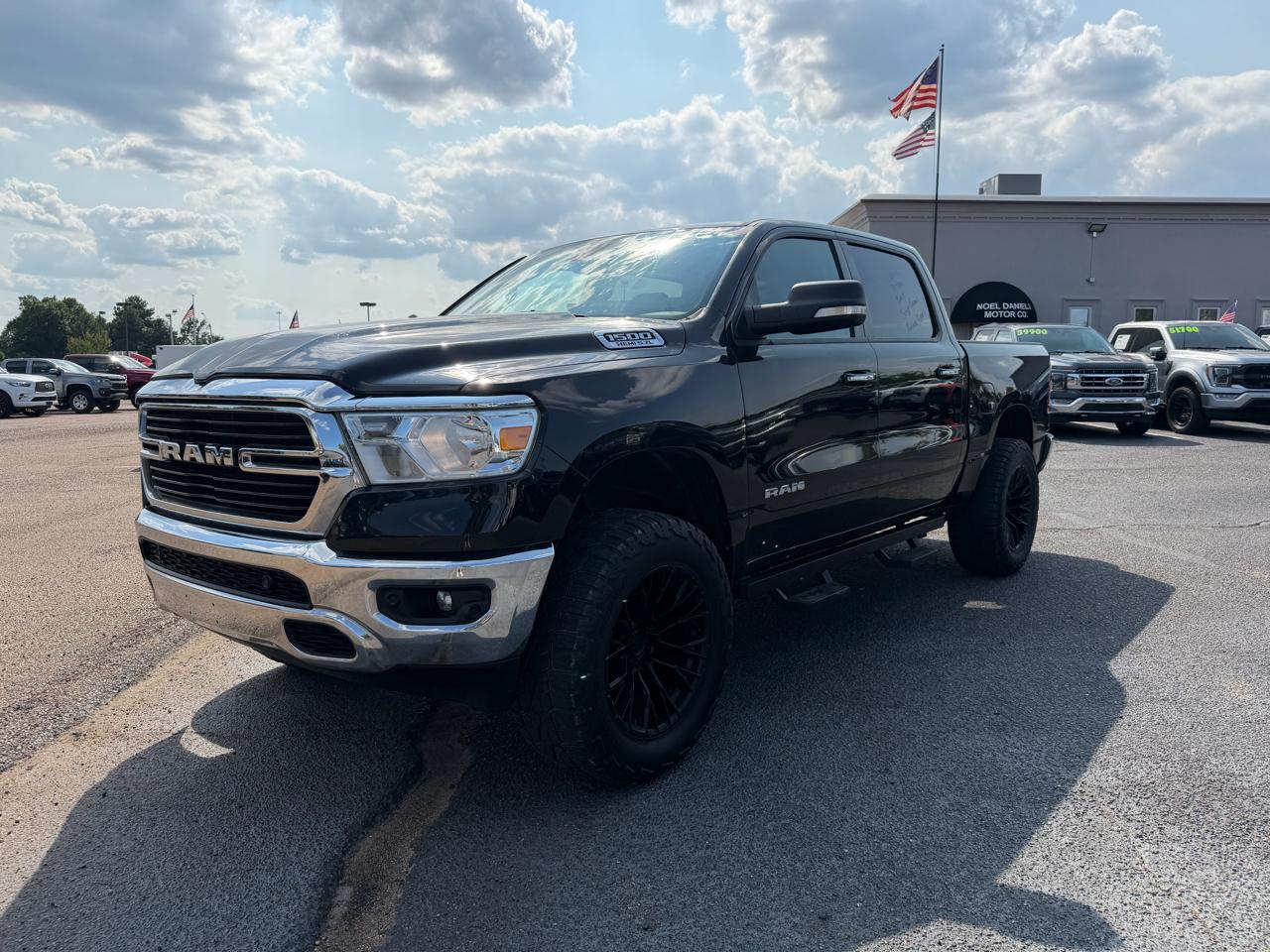 RAM 1500 Big Horn Crew Cab SWB 4WD 2020