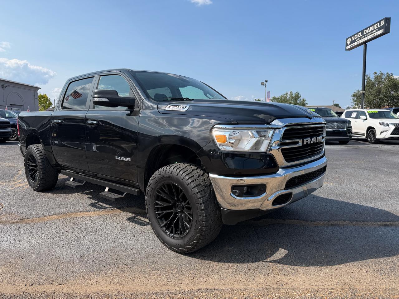 RAM 1500 Big Horn Crew Cab SWB 4WD 2020