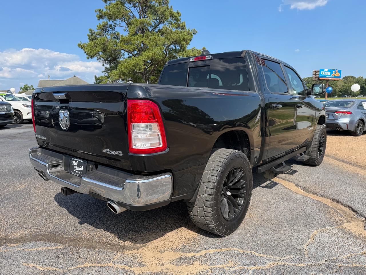 RAM 1500 Big Horn Crew Cab SWB 4WD 2020