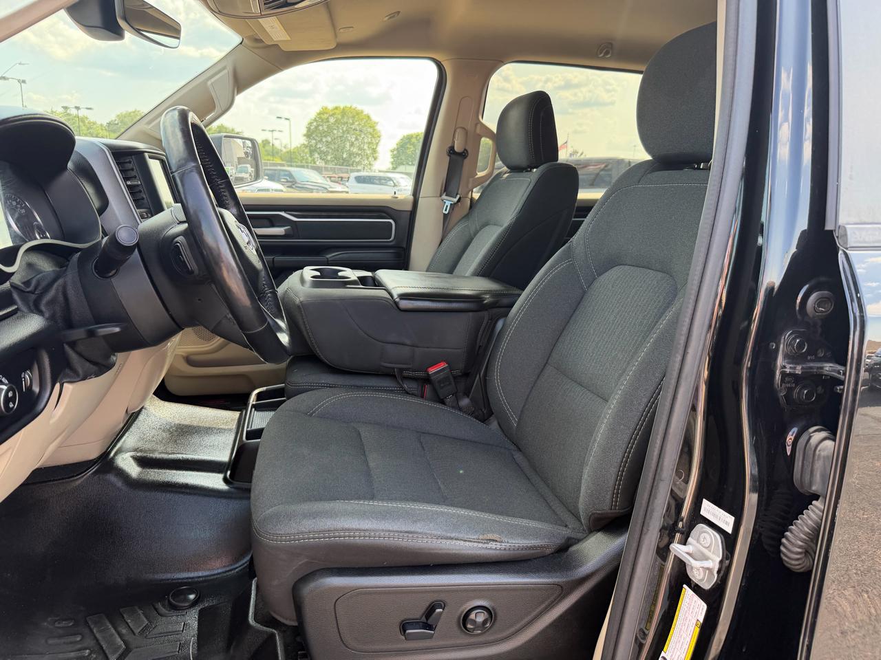 RAM 1500 Big Horn Crew Cab SWB 4WD 2020