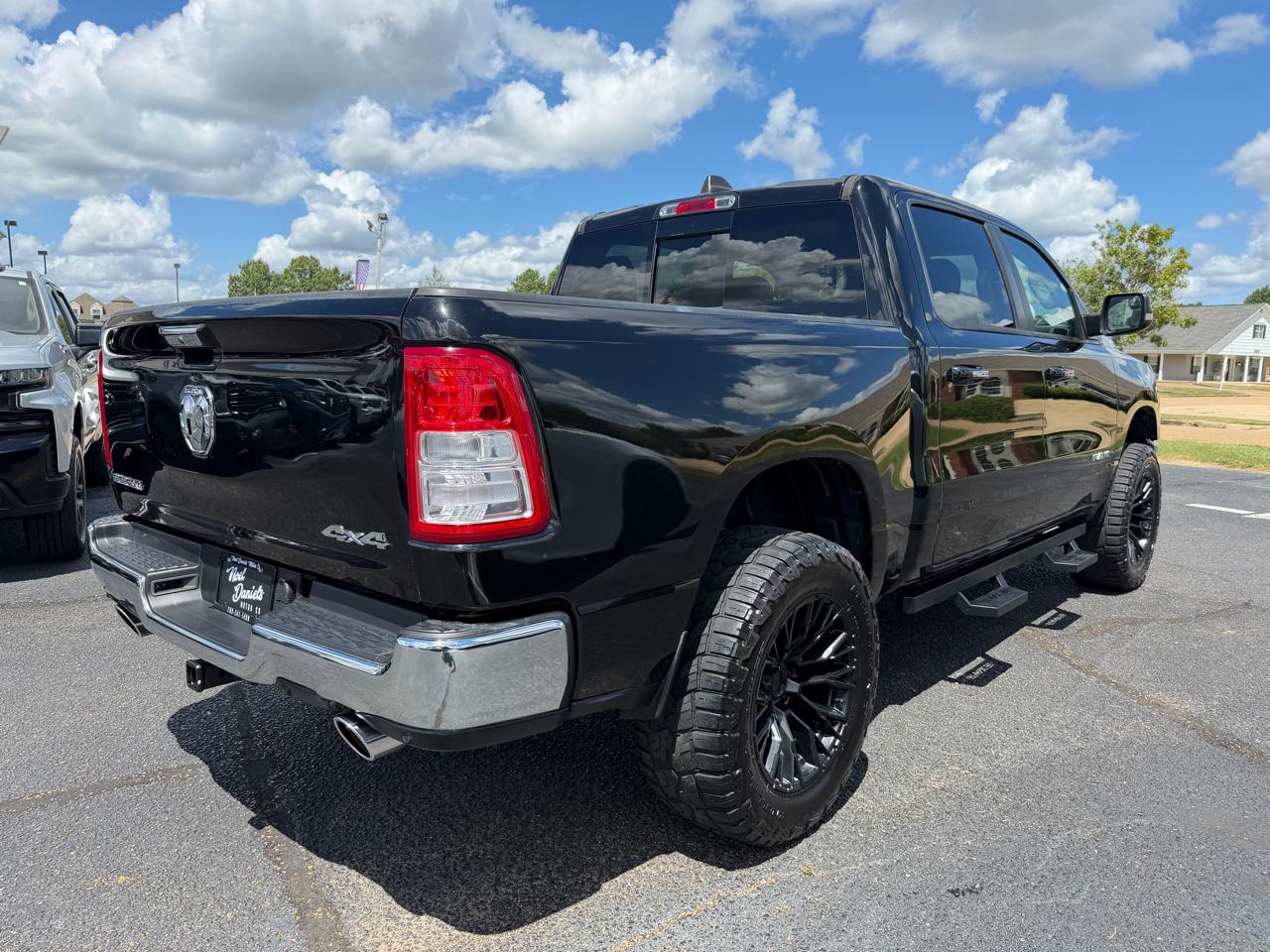RAM 1500 Big Horn Crew Cab SWB 4WD 2020