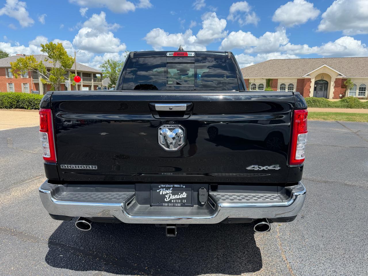 RAM 1500 Big Horn Crew Cab SWB 4WD 2020