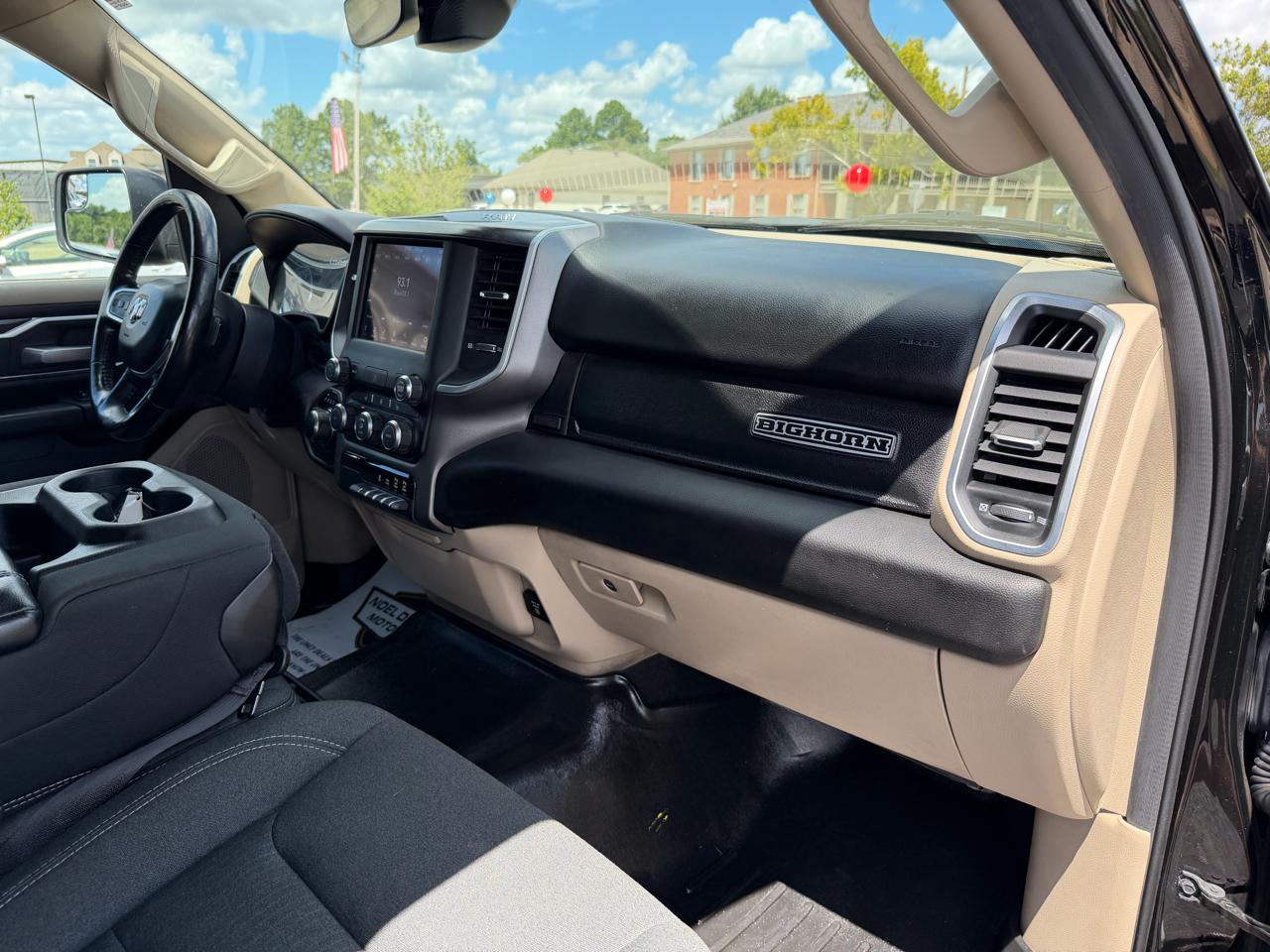RAM 1500 Big Horn Crew Cab SWB 4WD 2020