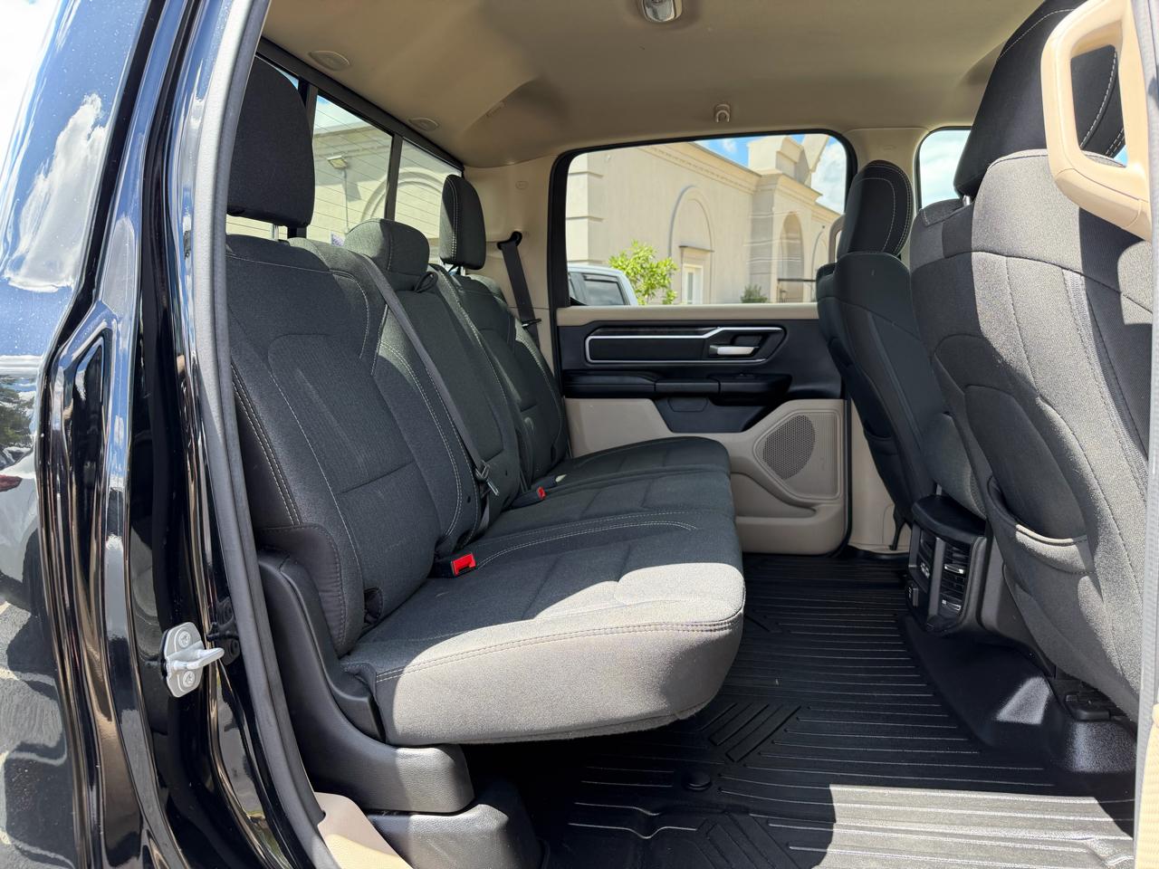 RAM 1500 Big Horn Crew Cab SWB 4WD 2020