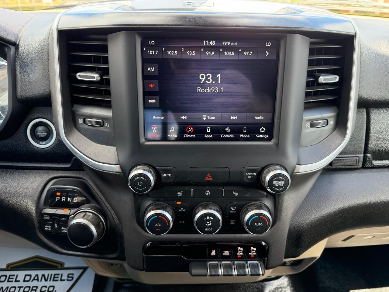 RAM 1500 Big Horn Crew Cab SWB 4WD 2020