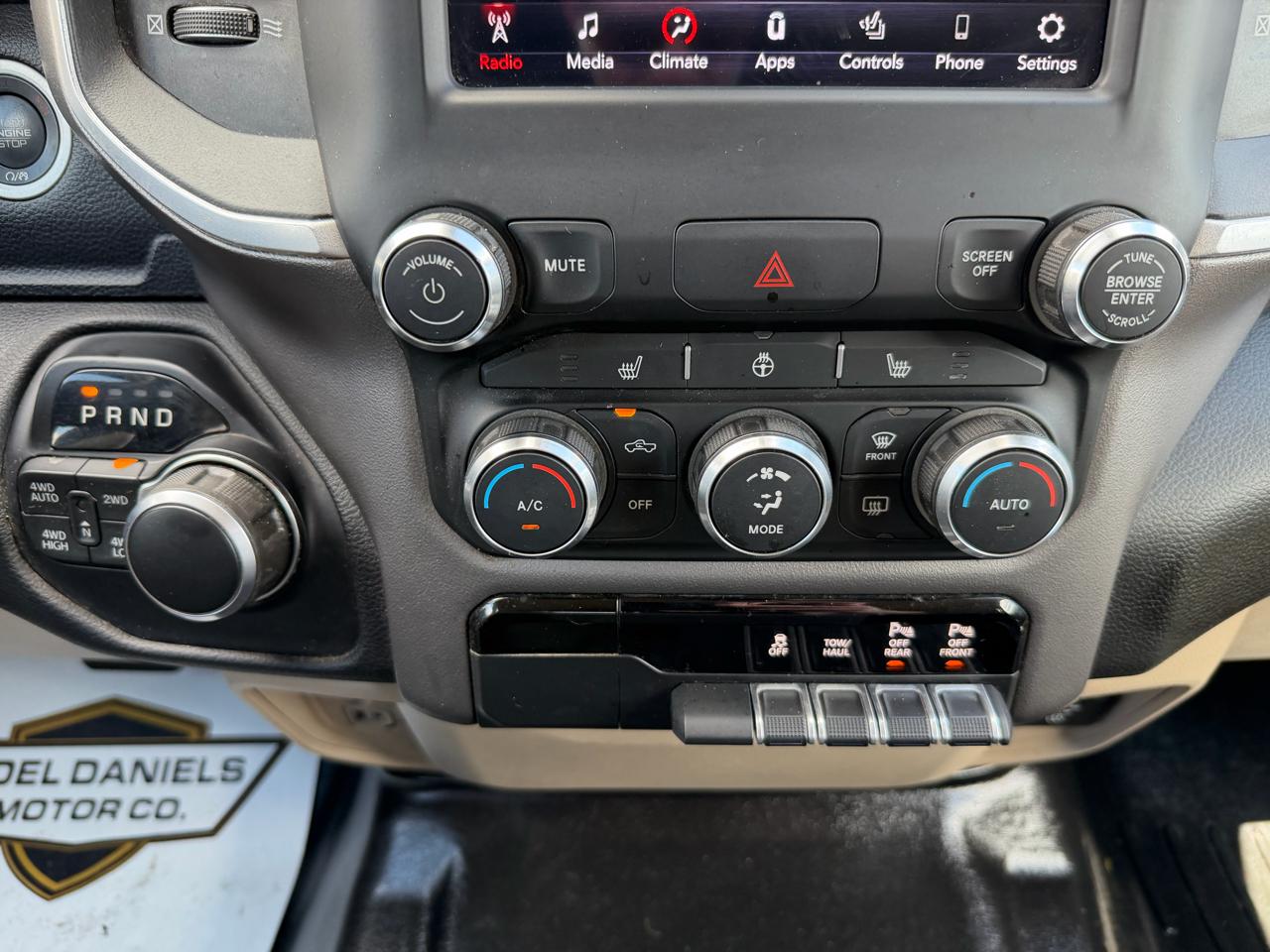RAM 1500 Big Horn Crew Cab SWB 4WD 2020