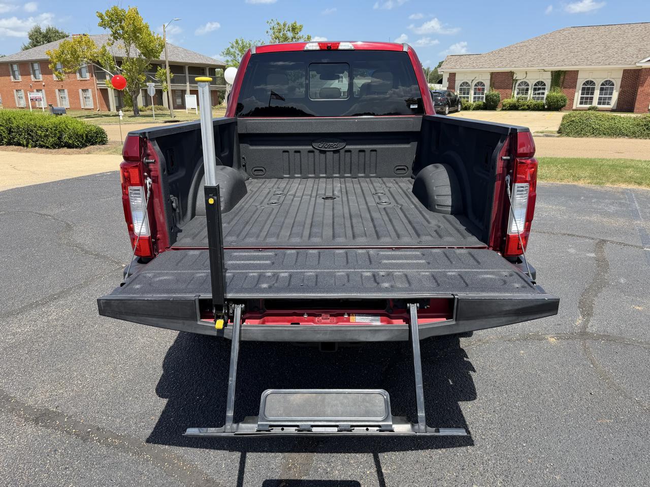 Ford F-250 SD Lariat Crew Cab 4WD 2018