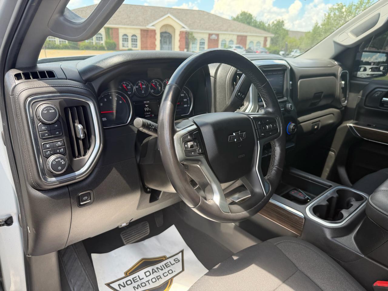 Chevrolet Silverado 1500 LT Trail Boss Crew Cab 4WD 2021