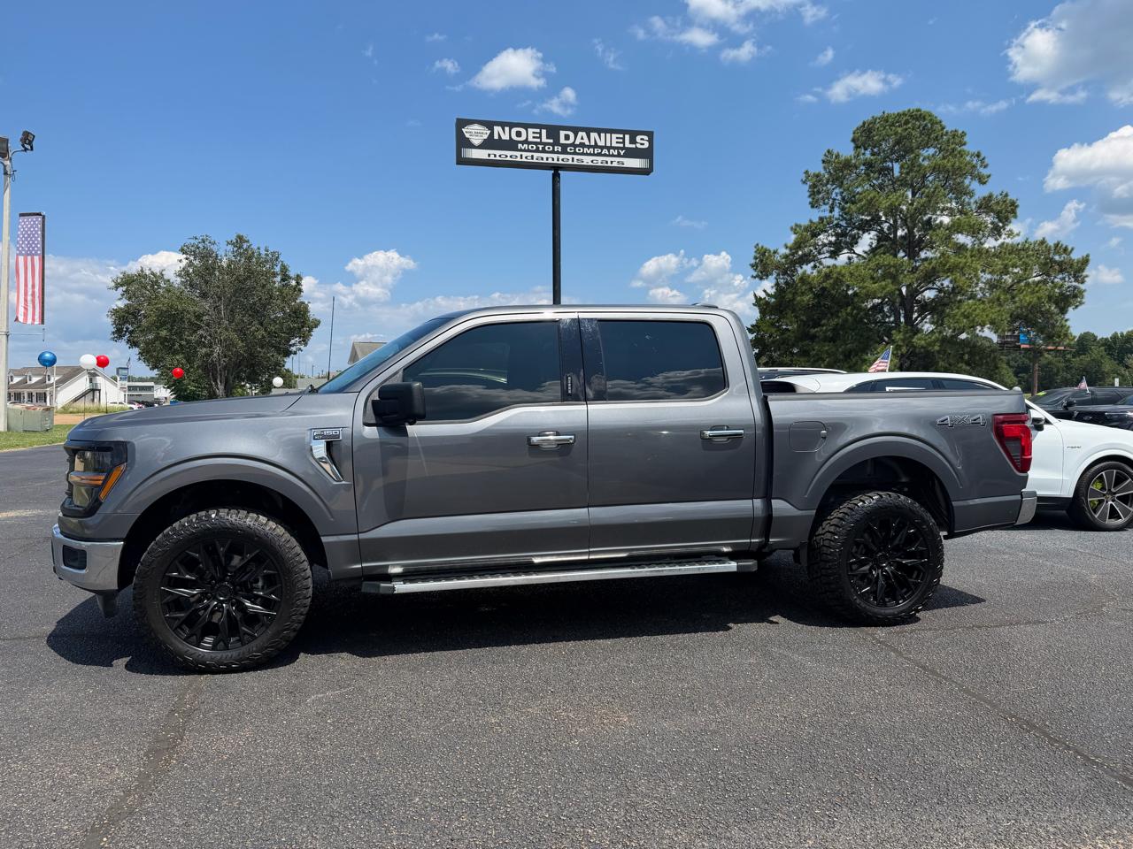 Ford F-150 XLT SuperCrew 4WD 2024